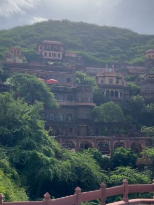 Geetanjali Chauhan Instagram - Good time spent at @neemrana.hotels !!
.
Stay tuned to know how you can win a staycation voucher at this beautiful property , carrying the legacy and charm from decades ✨
@radiocity_rajasthan
.
#neemrana #neemranafort #geetanjalichauhan #heritageproperty #rajasthan #rajasthandiaries