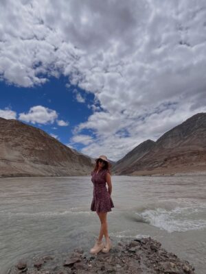 Geetanjali Chauhan Instagram - It was difficult to select but few pictures from my Ladakh Birthday trip ♥️
Don't forget to send hearts in comments 🤭
.
.
#ladakhdiaries #geetanjalichauhan #travel #birthdaytrip