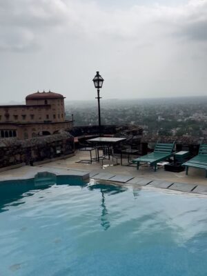 Geetanjali Chauhan Instagram - Good time spent at @neemrana.hotels !!
.
Stay tuned to know how you can win a staycation voucher at this beautiful property , carrying the legacy and charm from decades ✨
@radiocity_rajasthan
.
#neemrana #neemranafort #geetanjalichauhan #heritageproperty #rajasthan #rajasthandiaries