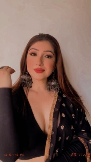Geetanjali Singh Instagram - Vibes of this song 🎶💕
.
.
.
#reels #reelsinstagram #trending #trendingnow #trendingreel #ethnic #explore #fyp #reelswithgeetanjali #geetanjalisingh