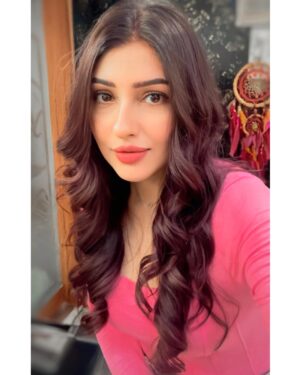 Geetanjali Singh Instagram - 🌸💕
.
.
.
.
.
#captureoftheday #hairday