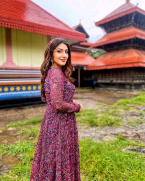 Geetanjali Singh Instagram - š
.
.
.
.
.
.
#travel #travelgram #travelblog #travelphotography #igtravel #ig #travelindia #travelindiadiaries #travelindiagram #bhfyp #nature #geetanjalisingh #explore #beauty #templesofindia #templesofsouthindia #tradition #culturalheritage #pulpally #northkerala #kerelatourism #kereladiaries #seethalavakushatemple