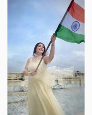 Geetanjali Singh Instagram - वन्दे मातरम्🇮🇳🙏🏻
.
.
.
.
.
.
.
#independence #happyindependenceday🇮🇳 #independenceday #freedom #india #love #august #happy #happyindependenceday #fifteenthofaugust #instagram #indian #photography #patriotic #bhfyp #photooftheday #motivation #jaihind #history #instagood #geetanjalisingh #festivaloffreedom #celebration #harghartiranga_अभियान_से_जुड़ें #saffronwhitegreen #harghartiranga🇮🇳 #azaadikaamritmahotsav #amritmahotsav