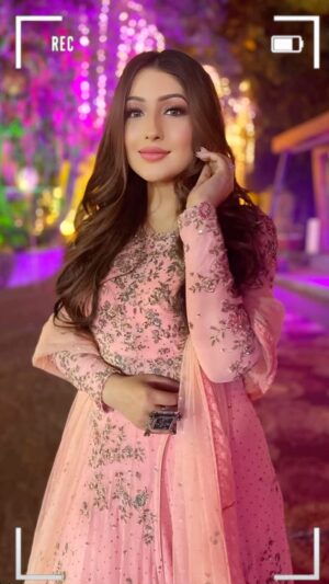 Geetanjali Singh Instagram - 💕
.
.
.
Wearing @dollyjstudio
Styled by @krupa_jain
Makeup @saniyaa_hameed
Hair @nandanisandha_
#réel #trendingreels #ootd #ethniccollection #pictureasareel #trending #explore #indianwedding #indianwear #lehngainspiration #reelswithgeetanjali #geetanjalisingh