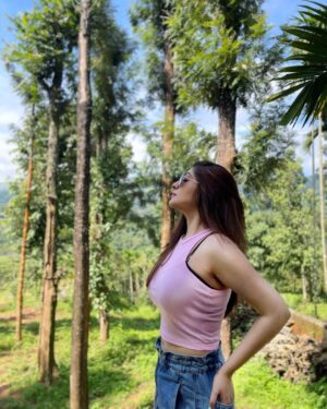 Geetanjali Singh Instagram - šš¾š¼šŖšÆš²š» š¦
.
.
.
.
.
#pictureoftheday #portrait #beautiful #nature #mothernature #green #naturelove #travel #traveller #travellife #travellerforlife #musafir #travelgram #ig #igdaily #instagram #instatravel #instadaily #bhfyp #capture #capturethemoment #captureoftheday #geetanjalisingh