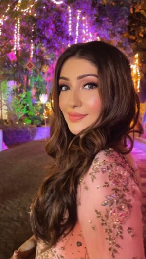 Geetanjali Singh Instagram - #weddingseason 💕
.
.
.
Wearing @dollyjstudio
Styled By @krupa_jain
Make Up @saniyaa_hameed
Hair @nandanisandha_
#reels #reelitfeelit #explore #trendingnow #trending #outfit #lehnga #ethnicwear #ootd #indianwedding #indianwear #lehenga #reelitfeelit #reelswithgeetanjali #geetanjalisingh