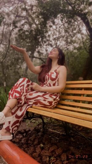 Geetanjali Singh Instagram - Mausam 💕
.
.
.
.
.
.
#moonsoon #vacation #vibes #reels #reelswithgeetanjali #geetanjalisingh
