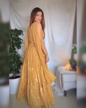 Geetanjali Singh Instagram - A stillness wrapped in gracešāØ
.
.
.
.
#GeetanjaliSingh #IndianElegance #LehengaLook #ClassyFashion #TimelessStyle #ActorLife #SubtleGlamour #MinimalMood #IndianWearInspo #QuietLuxury