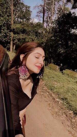 Geetanjali Singh Instagram - 🧚🏻♀️💕
#roadtrippin
.
.
.
.
.
.
#reel #reelstrending #explore #vacation #roadtrip #music #nature #desigirl #slomo #foryou #lovesong #beautiful #instadaily #trendingnow #geetanjalisingh #reelswithgeetanjali