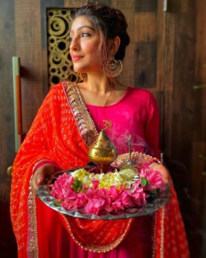 Geetanjali Singh Instagram - ā¤ļø#HappyGaneshChaturthiToAll
.
.
.
.
.
#festiveseason #festivvibes #festivewear #ootd #ootdindia #geetanjalisingh #ganeshutsav #ganpati2022