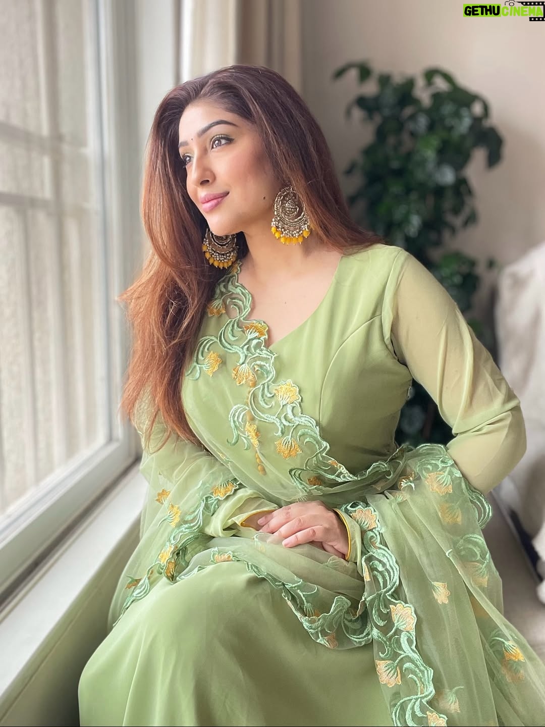 Geetanjali Singh - 1.3K Likes - Embraced in festive grace🌼✨
.
.
.
.
.
.
.
#FestiveElegance #GeetanjaliSingh
#AnarkaliStyle #IndianElegance #GaneshChaturthi #FestiveLook #EthnicElegance #PastelOutfit #IndianFestiveWear #CelebrationStyle #FestiveOOTD
