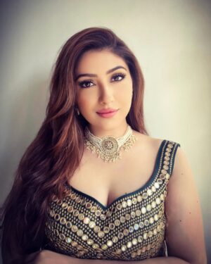 Geetanjali Singh Instagram - Festive Fitš
Jewellery @amazondotin
.
.
.
.
.
#greatindianfestival #festival #feastivalcollection #festive #festiveseason #festivejewellery #festivelook #festivemakeup #chokar #chokarset #indianjewellery #kundan #kundanjewellery #pearl #pearlnecklace #jewelleryset #onlineshoppingindia #greatindianfestival #explore #amazonindia #amazonindiafinds #geetanjalisingh #amazon #zaveripearls #amazonhaul #collab