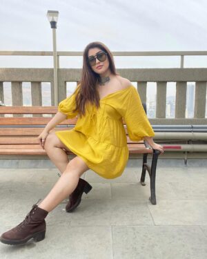 Geetanjali Singh Instagram - šš»š®š® ā„ļø š¢š¹š²š»š²š½š¼
.
.
OutFit @hm
.
.
.
.
#bohovibes #bohochic #wildandfree #yellow #picturesoftheday #geetanjalisingh