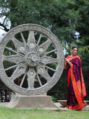 Geetha Madhuri Instagram - Stylist - @greeshma_krishna.k 
saree - @exactly_sarees 
Jewellery - @jewelleryforher3 
makeup and hair - @umachowdary_makeup_studio @umachowdary_makeupartist 
photography- @venkat_tammana