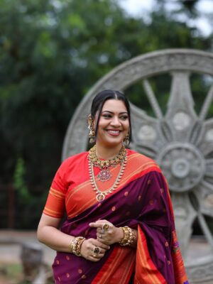 Geetha Madhuri Instagram - Stylist - @greeshma_krishna.k 
saree - @exactly_sarees 
Jewellery - @jewelleryforher3 
makeup and hair - @umachowdary_makeup_studio @umachowdary_makeupartist 
photography- @venkat_tammana