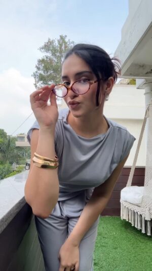 Gia Gupta Instagram - My toxic trait is thinking I need a new outfit for every mood… good thing Savana has 50% off to support the delusion 😌

USE MY CODE “Gia15” for an additional discount 🤍
.
.
.
.
#giagupta  #savana #savanasquad #savanasale