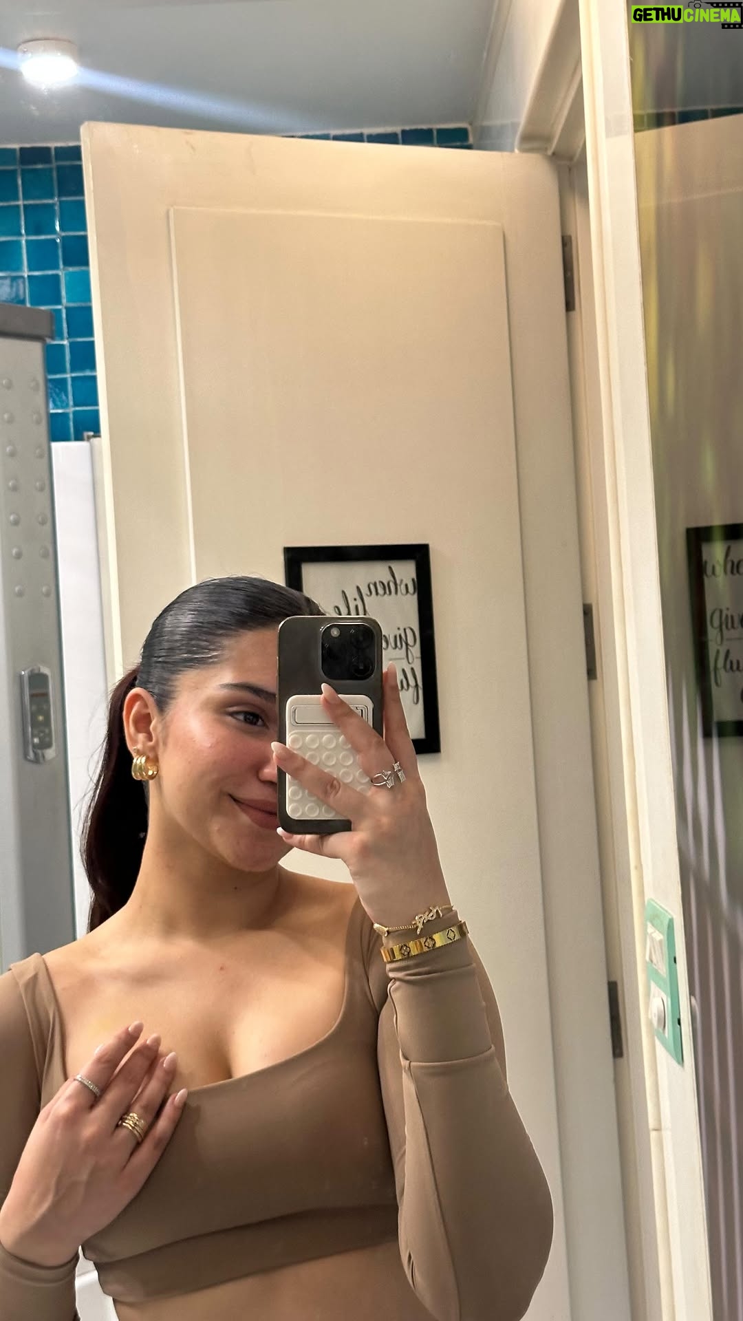 Gia Gupta - 29.2K Likes - IM SO EXCITEDDDD 🖤🖤
.
.
.
.
.
#giagupta #traitors