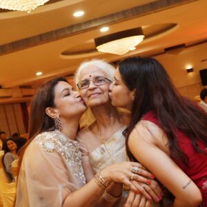 Gia Gupta Instagram - I don’t remember who said it, but it goes like “life isn’t about the moments, it’s about the people” 
It’s these people for me, always will be ❤️