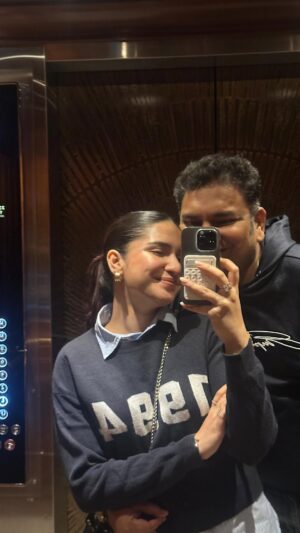 Gia Gupta Instagram - Forever my papa’s girl. 🤍
.
.
.
.
.
#giagupta 
(Gia Gupta, dad, papa, father, cute, emotional, reel, trending, trend, yeh ladka hai deewana, father daughter, bond, family)
