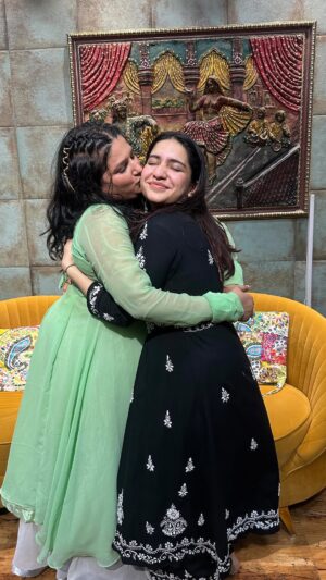 Gia Gupta Instagram - So so worth it! 
She’s made me smile so many times that this one time I wanted to do the job right 🤍🤍🧿

@anuradhajha_ love you so much ❤️
.
.
.
.
#giagupta 
(Gia Gupta, Baking, Bake, teacher, surprise, cute, cake, brownies)