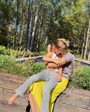 Gigi Hadid Instagram - Celebrating you is the Best Day Ever, every year. Happy 5th Birthday to the light of my life! You are truly everything✨✨⚡️⚡️⚡️ so lucky & proud to be your mama!!!!!!! 🧁 (p.s. 5 HOW ?!?)🥹