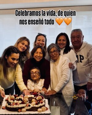 Gisela Valcárcel Instagram - ¡Dos días que han sido muy importantes en mi vida!
Celebré los 93 de mamá 😍 ¡Ella es una bendición! Siempre lo ha sido. Nos ha dado todo lo que tuvo y mássss… ¡es hermoso tenerla! ❤️
Y al día siguiente, concluí el Programa de Certificación para miembros de Directorio. ¡Cuánto he aprendido y compartido!
Gracias a Dios por todo 🧡🧡🧡