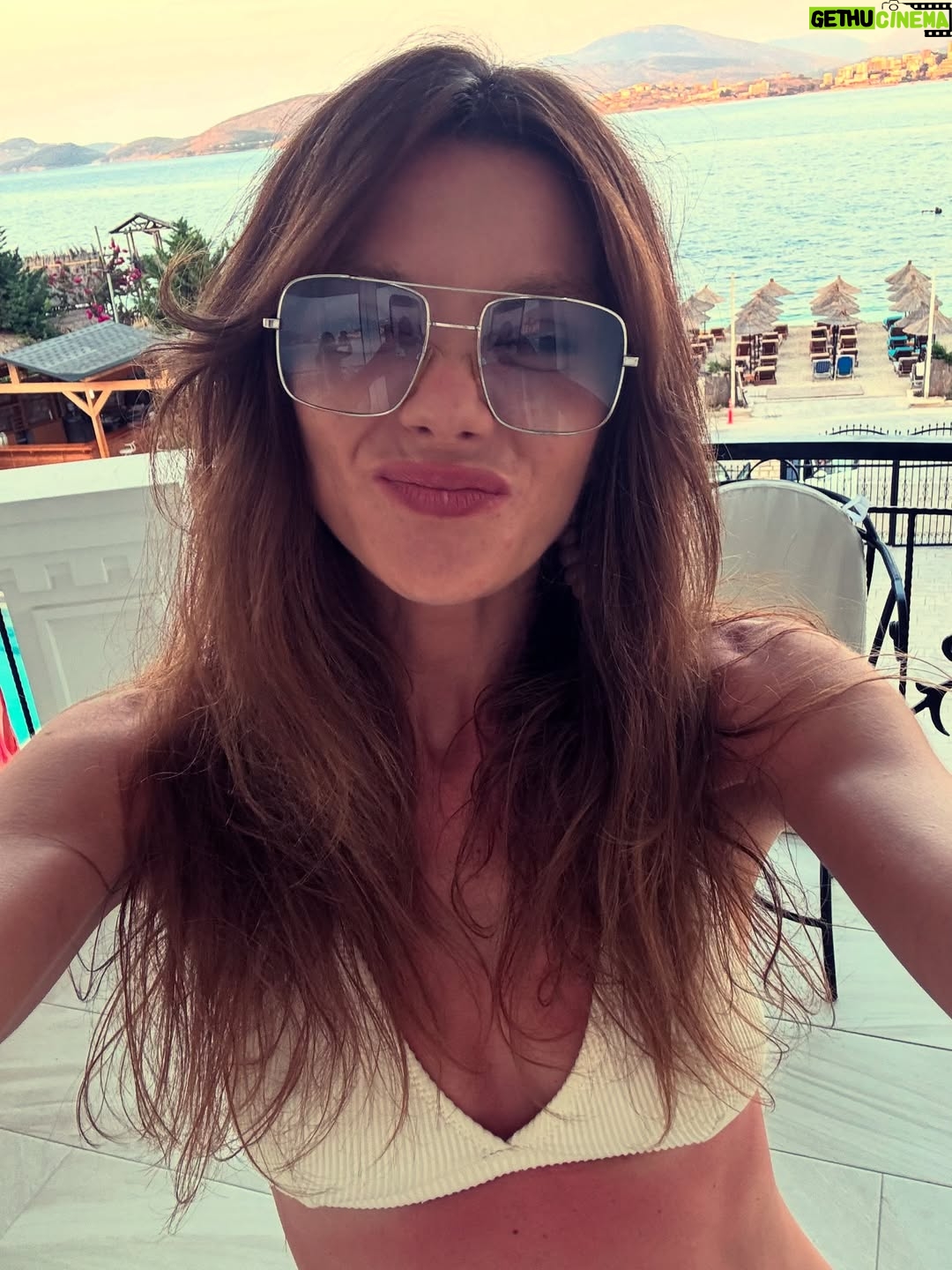 Gizem Ünsal - 8.1K Likes - Nikahta keramet vardır.
12 points go to Albania.
İnanırsın inanmazsan sana kalmış :)