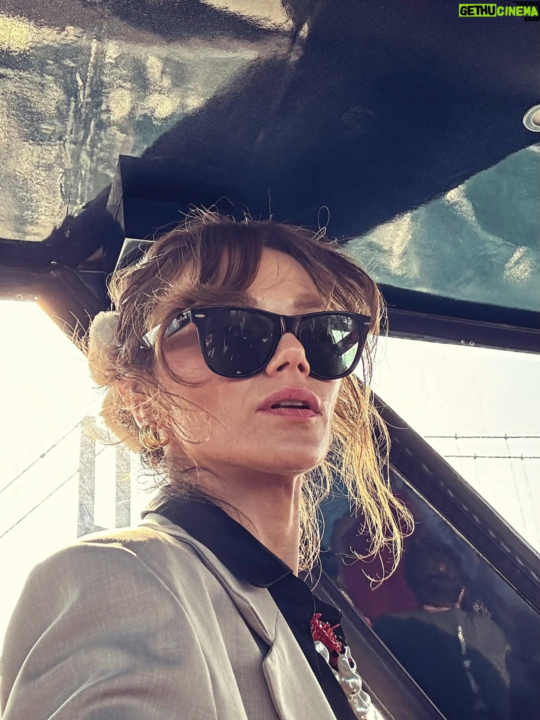 Gizem Ünsal - 8.1K Likes - Nikahta keramet vardır.
12 points go to Albania.
İnanırsın inanmazsan sana kalmış :)