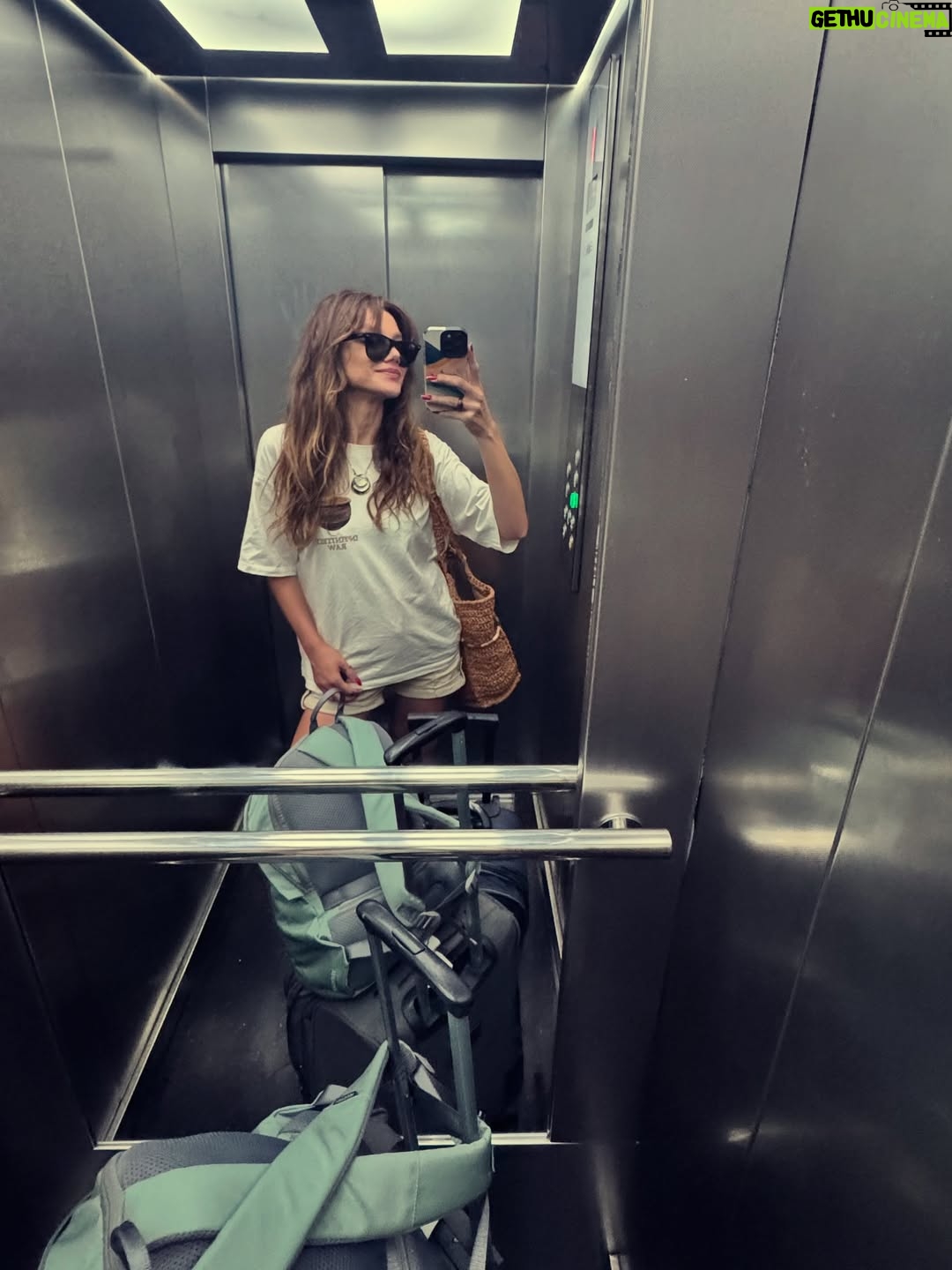 Gizem Ünsal - 8.1K Likes - Nikahta keramet vardır.
12 points go to Albania.
İnanırsın inanmazsan sana kalmış :)
