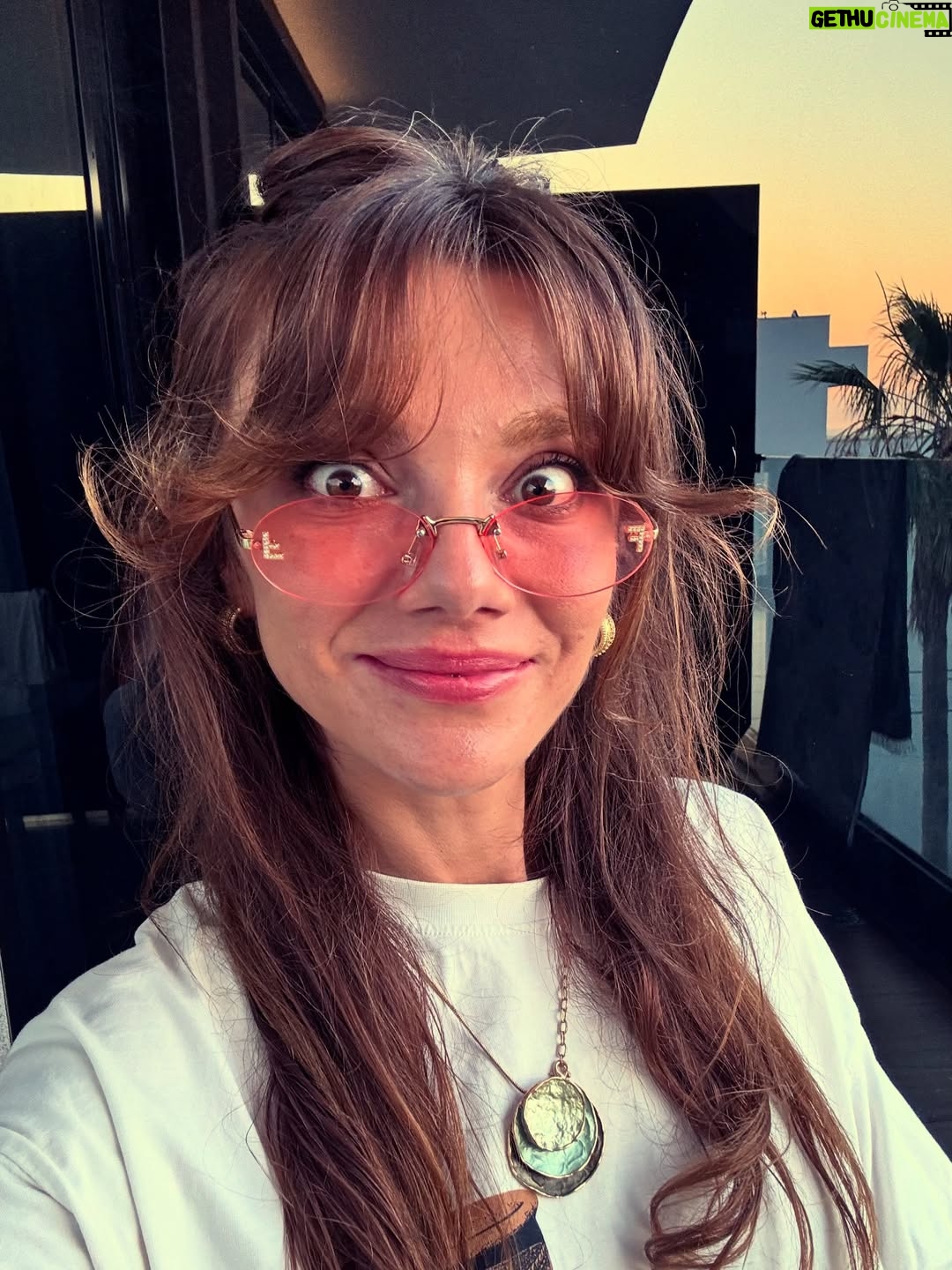 Gizem Ünsal - 8.1K Likes - Nikahta keramet vardır.
12 points go to Albania.
İnanırsın inanmazsan sana kalmış :)