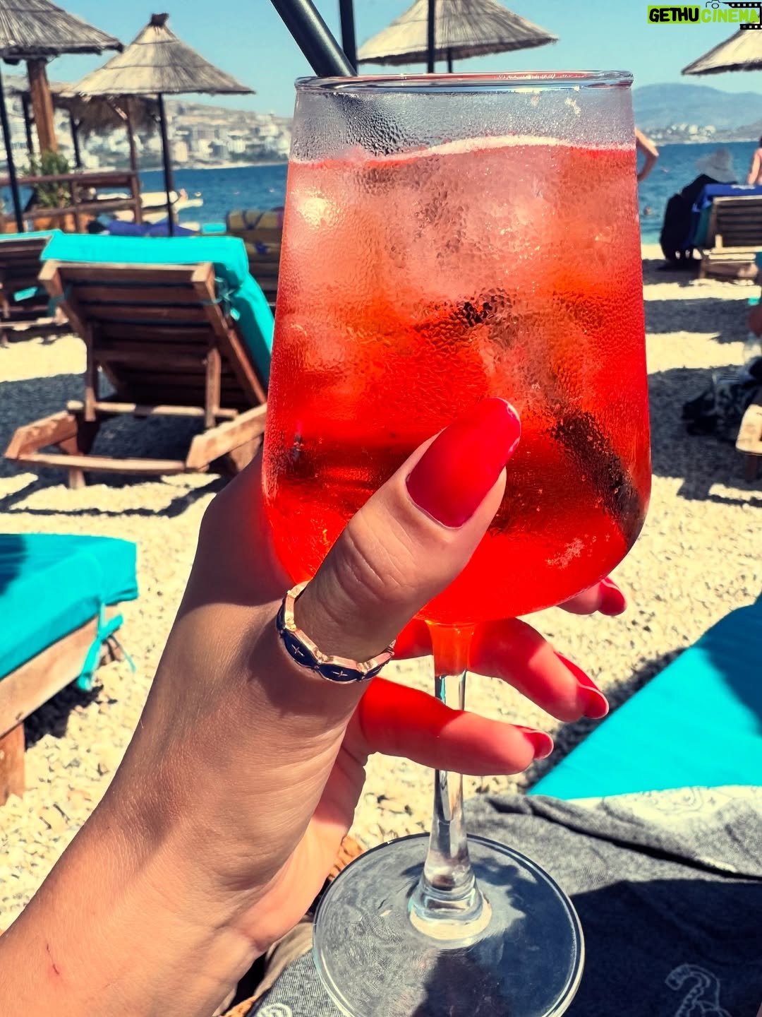 Gizem Ünsal - 8.1K Likes - Nikahta keramet vardır.
12 points go to Albania.
İnanırsın inanmazsan sana kalmış :)