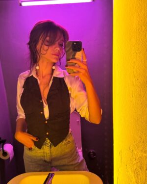 Gizem Ünsal Instagram - Ayna, Kedi Maması, Enginar, Maria, Yeşillik, Yarasa da yaramasa da -ki yarar- şerefe be