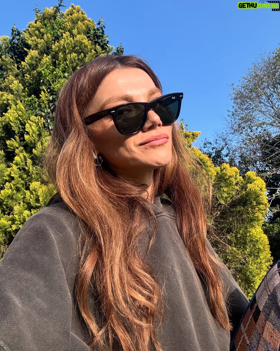Gizem Ünsal - 9.5K Likes - Ayna, Kedi Maması, Enginar, Maria, Yeşillik, Yarasa da yaramasa da -ki yarar- şerefe be