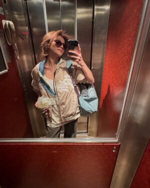 Gizem Ünsal Instagram - Ayna, Kedi Maması, Enginar, Maria, Yeşillik, Yarasa da yaramasa da -ki yarar- şerefe be