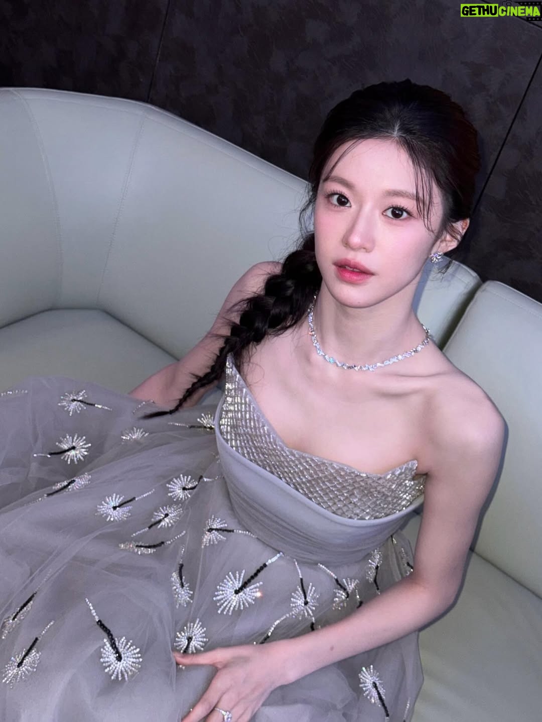 Go Youn-jung - 2.5 Million Likes - 🙏🐉💙