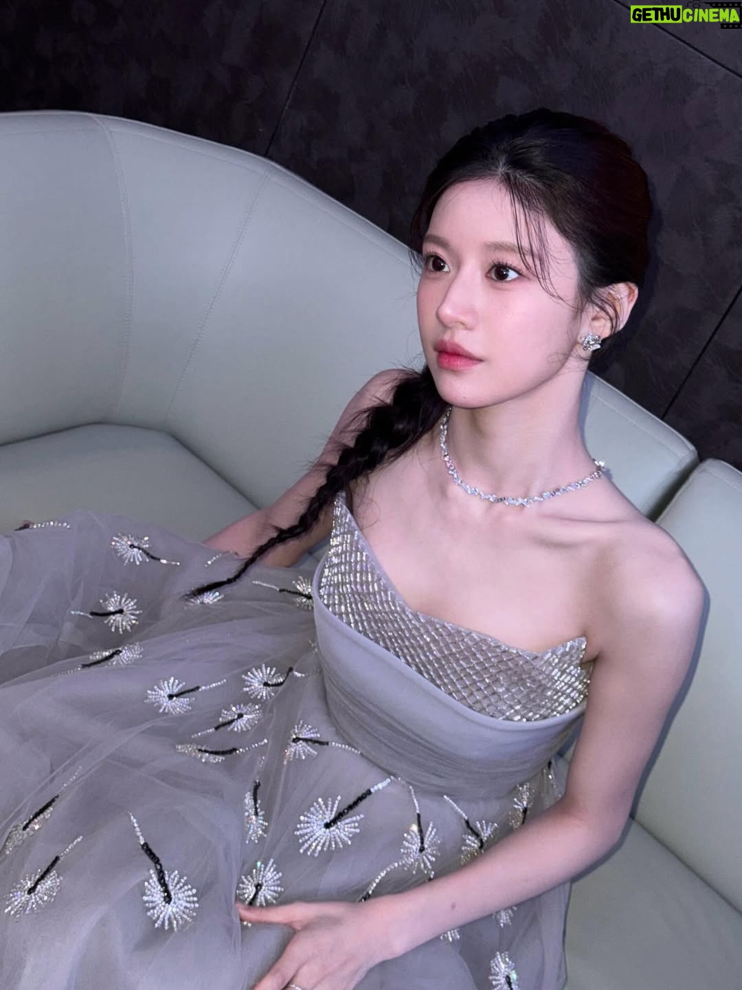 Go Youn-jung - 2.5 Million Likes - 🙏🐉💙