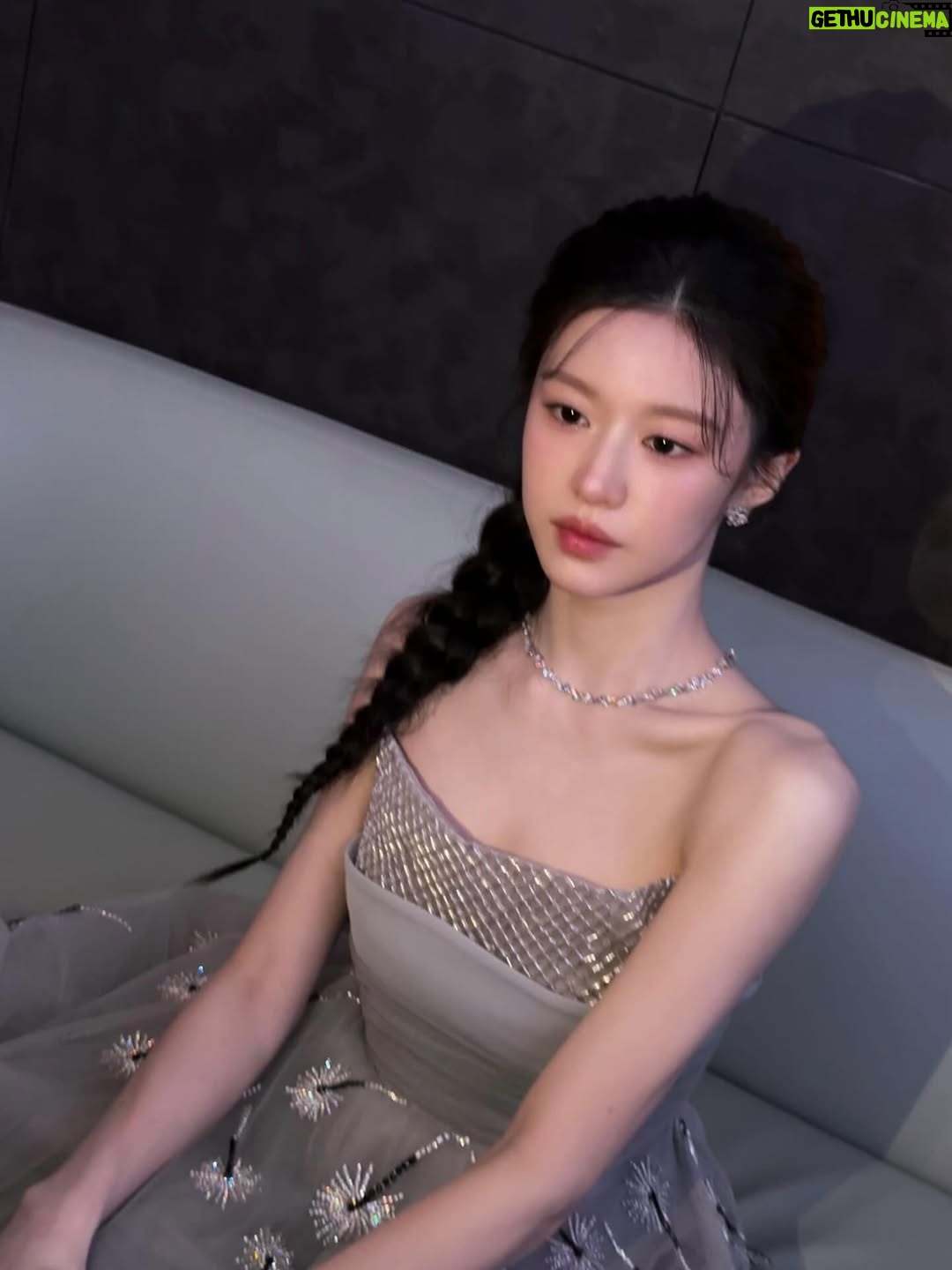 Go Youn-jung - 2.5 Million Likes - 🙏🐉💙