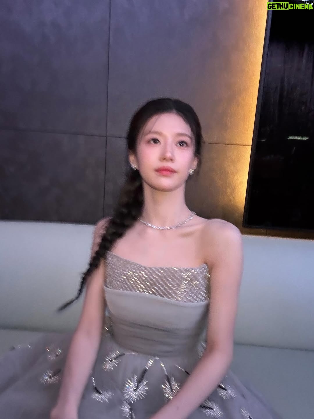 Go Youn-jung - 2.5 Million Likes - 🙏🐉💙