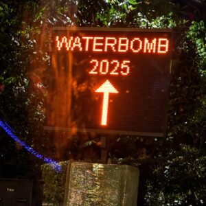 Gong Min-ji Instagram - Waterbomb Singapore was electrifying ⚡🔥🌊
재미었따아🔫💘 #waterbombsingapore