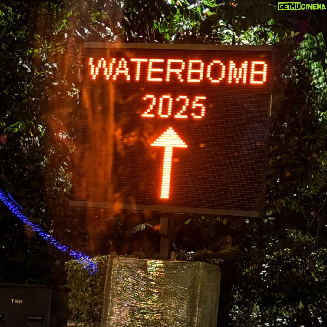Gong Min-ji - 66.7K Likes - Waterbomb Singapore was electrifying ⚡🔥🌊
재미었따아🔫💘 #waterbombsingapore