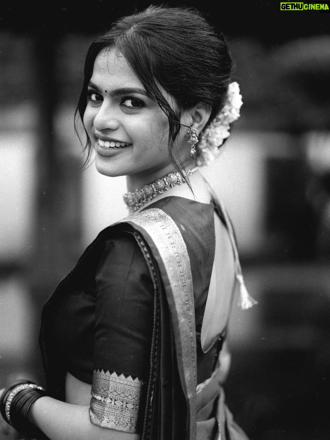 Gopika Ramesh - 105.4K Likes - only rsvp i never miss = sadhya season 😮‍💨

MUA: @reshmi_pillai_makeover 
📸: @vishnu_thilakan_