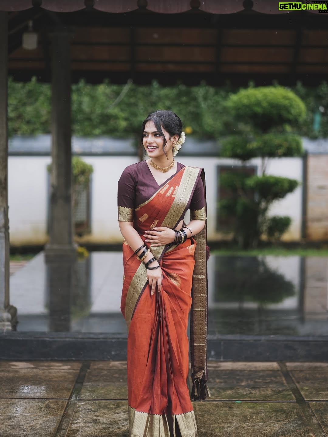 Gopika Ramesh - 105.4K Likes - only rsvp i never miss = sadhya season 😮‍💨

MUA: @reshmi_pillai_makeover 
📸: @vishnu_thilakan_