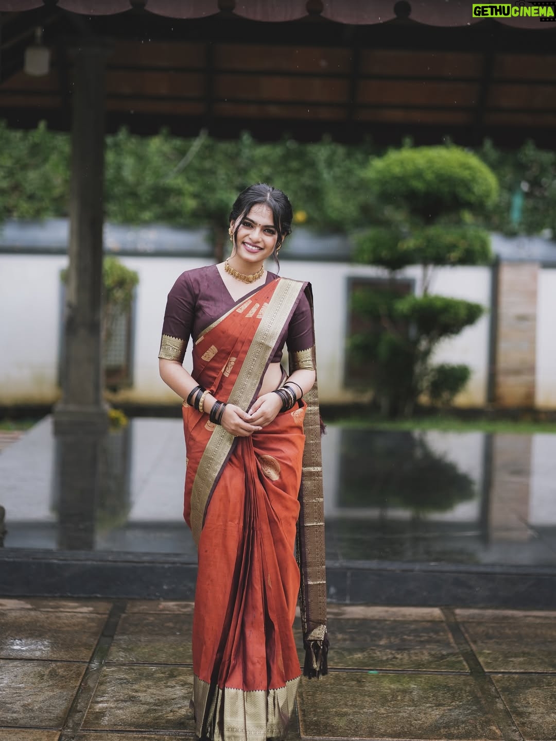 Gopika Ramesh - 105.4K Likes - only rsvp i never miss = sadhya season 😮‍💨

MUA: @reshmi_pillai_makeover 
📸: @vishnu_thilakan_