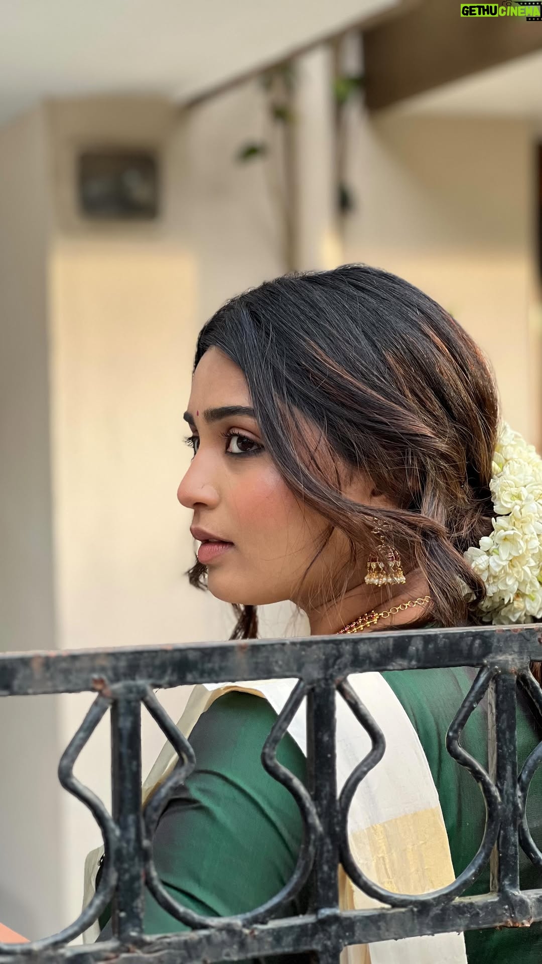 Gouri G Kishan - 181.1K Likes - Happy Vishu, my loveliesss 🌻💛🥰

#Vishu2025 #goldenbeginnings