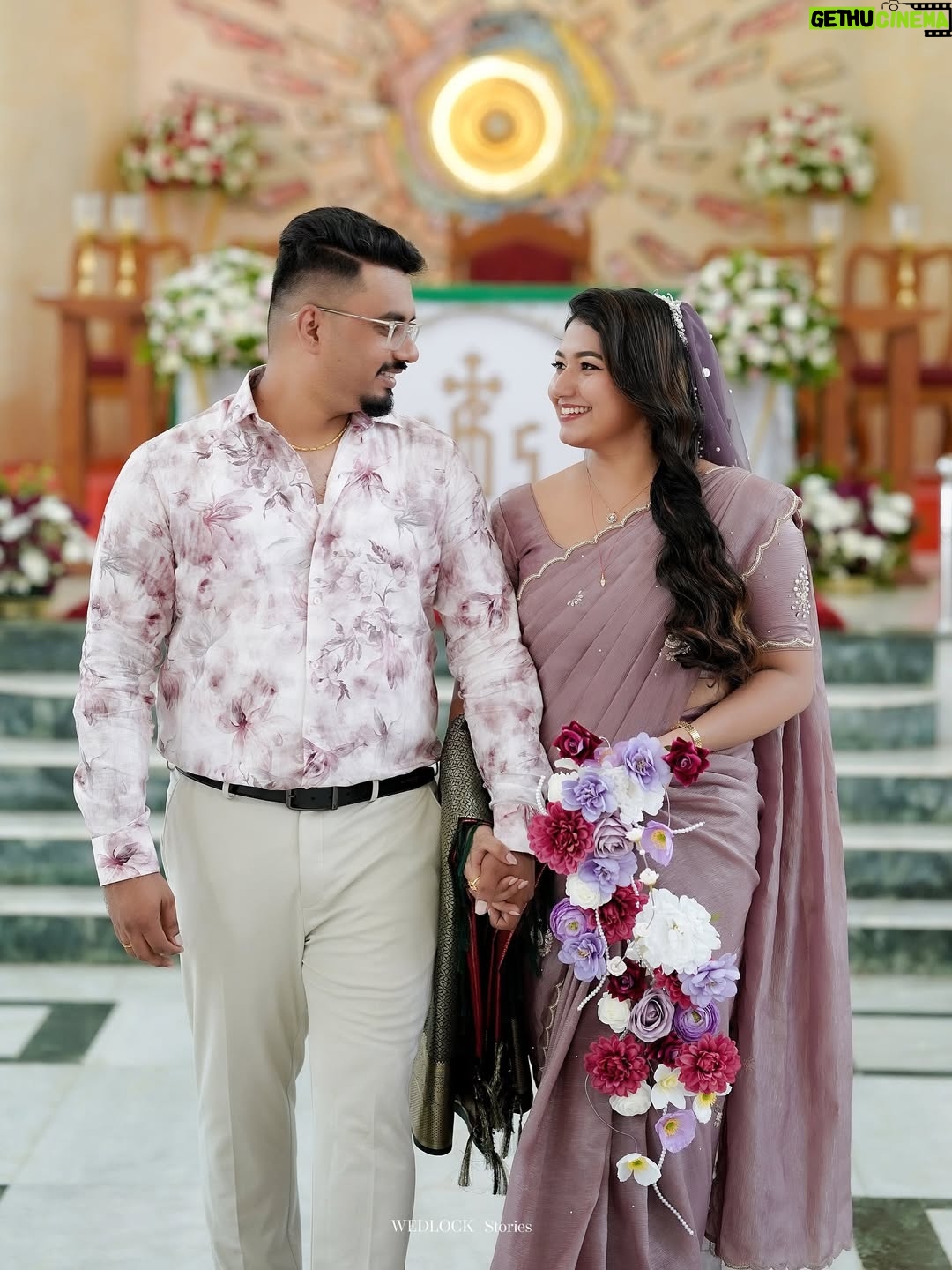 Grace Antony - 489.5K Likes - After 9 years.
 @abytomcyriac ❤️🧿
.
.
.
.
.
Mua @sijanmakeupartist 
@drapebyammu 
@florita_floral 
Click @nithin_c_nandakumar @wedlock__stories