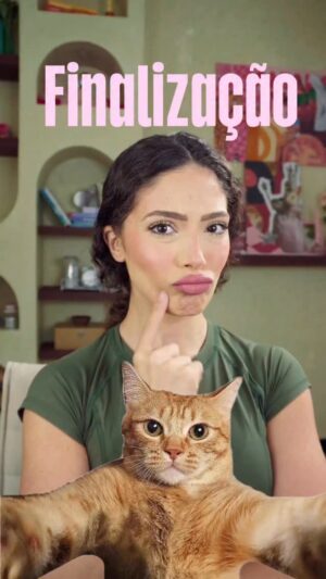 Graciely Junqueira Instagram - Finalização gatinho 🐱
No day after meu cabelo ficou mais volumoso e não perdeu a definição 🤩

#curlyhair#finalização