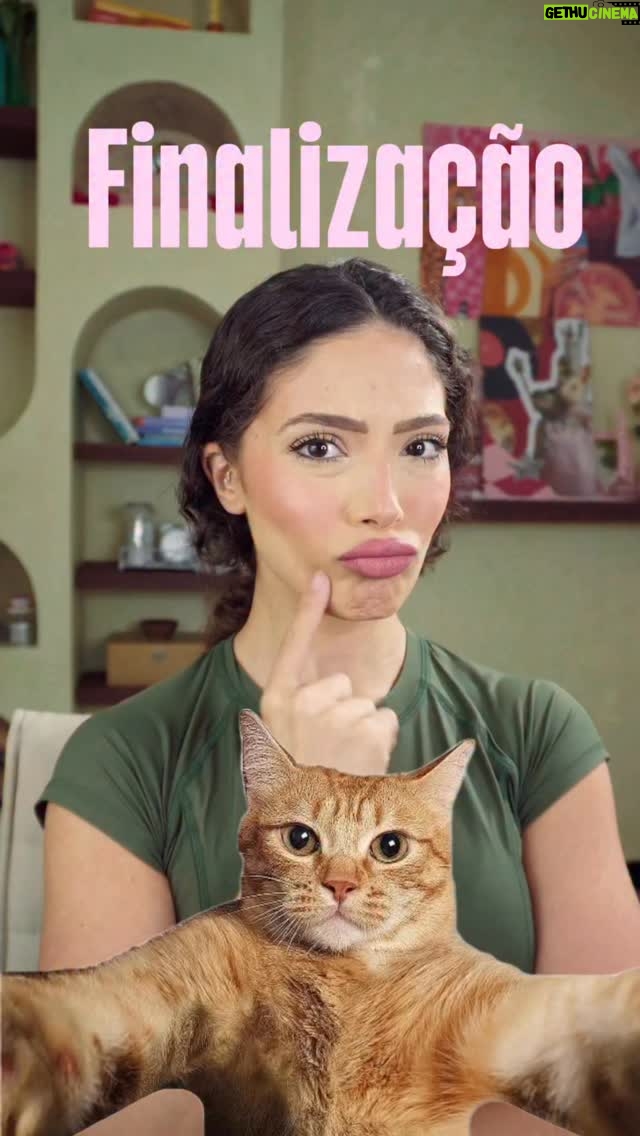 Graciely Junqueira - 11.8K Likes - Finalização gatinho 🐱
No day after meu cabelo ficou mais volumoso e não perdeu a definição 🤩

#curlyhair#finalização