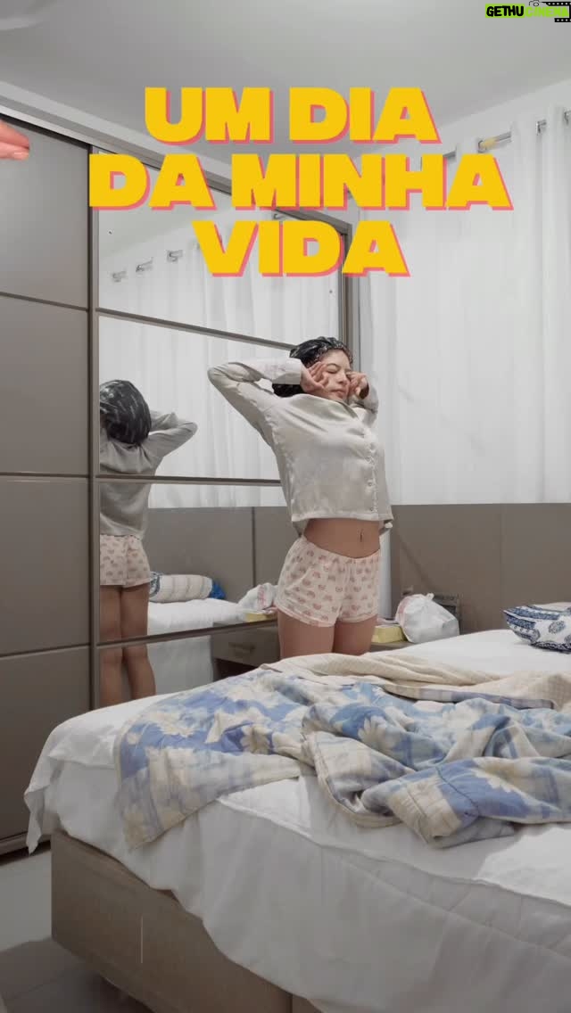 Graciely Junqueira - 10.2K Likes - Um dia da minha vida sendo criadora de conteúdo✨🎬
Gostaram do vídeo? O que vocês querem ver no próximo video de rotina? 🧐