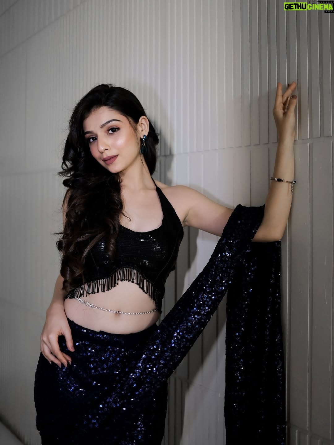 Gracy Goswami - 10.1K Likes - Saree State of Mind 🤍🪩💙✨
.
.
.
.
.
.
.
.
.
.
.
.
.
.
.
.
.
.
.
.
.

#BollywoodSaree #SareeLove #BollywoodFashion #SareeGoals #BollywoodSarees #IndianFashion #SareeLovers #SareeStyle #BollywoodGlitz #SareeFashion #BollywoodSareeLove #DesiSaree #SareeCrush #BollywoodInspiration #SareePerfection