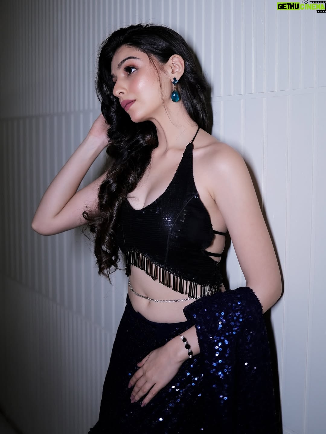 Gracy Goswami - 10.1K Likes - Saree State of Mind 🤍🪩💙✨
.
.
.
.
.
.
.
.
.
.
.
.
.
.
.
.
.
.
.
.
.

#BollywoodSaree #SareeLove #BollywoodFashion #SareeGoals #BollywoodSarees #IndianFashion #SareeLovers #SareeStyle #BollywoodGlitz #SareeFashion #BollywoodSareeLove #DesiSaree #SareeCrush #BollywoodInspiration #SareePerfection